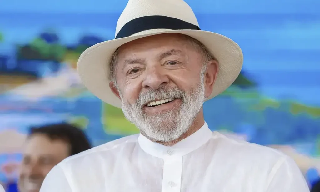 Lula passa por cirurgia de catarata e deve retomar agenda na segunda-feira Lula passa por cirurgia de catarata e deve retomar agenda na segunda-feira