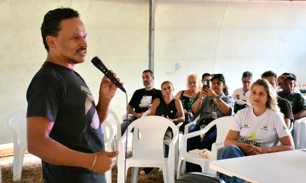 Mutirão amplia agrofloresta urbana no Quintal Verde Ana Maria, em Santo André