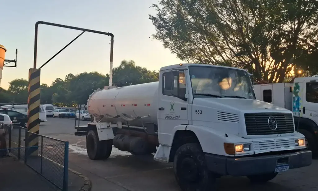 Santo André encerra era dos caminhões-pipa e atinge marco histórico no saneamento