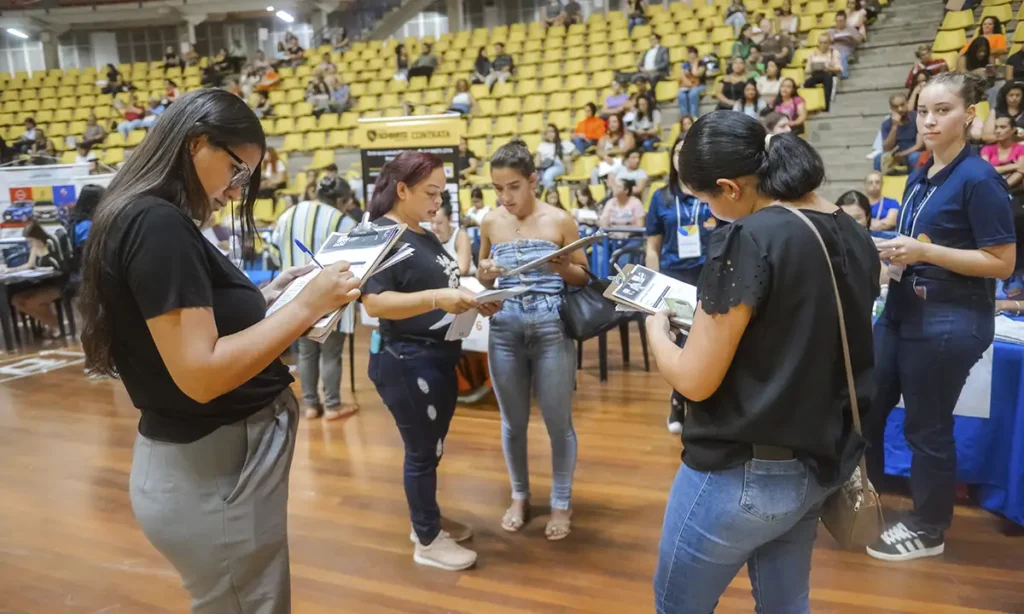 São Bernardo lidera estoque de empregos com carteira assinada no ABC e figura na 5ª posição no Estado São Bernardo lidera estoque de empregos com carteira assinada no ABC e figura na 5ª posição no Estado
