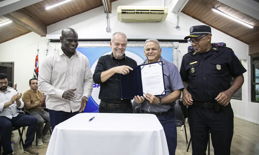 Tite Campanella atualiza benefícios e envia projeto de lei para valorização da GCM em São Caetano Tite Campanella atualiza benefícios e envia projeto de lei para valorização da GCM em São Caetano
