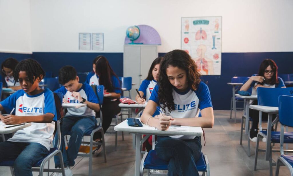Últimas oportunidades: Prova de bolsa do Elite acontece em 31 de janeiro em todas as unidades