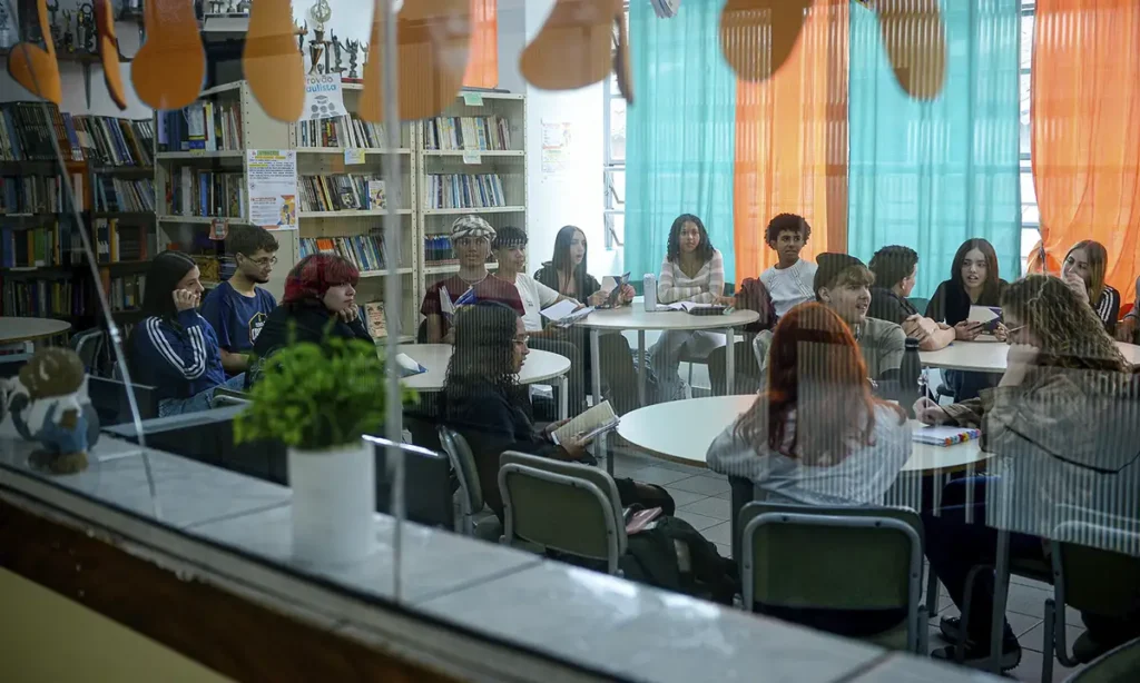 Volta às aulas em SP: 206 mil alunos do ABC retornam às escolas na segunda-feira (2)