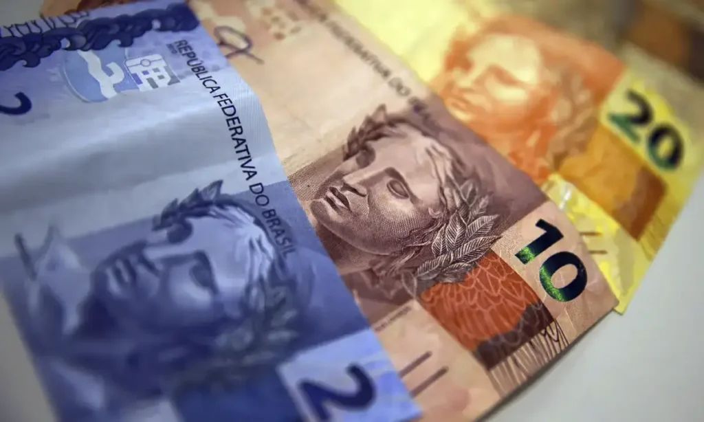 Boletim Focus reduz previsão do IPCA para 3,95% e mantém Selic para 2026