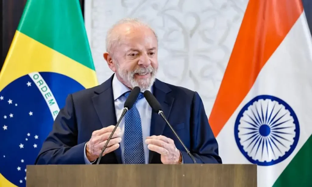 Brasil mira US$ 30 bilhões em comércio com a Índia: Lula encerra missão com 11 novos acordos Brasil mira US$ 30 bilhões em comércio com a Índia: Lula encerra missão com 11 novos acordos