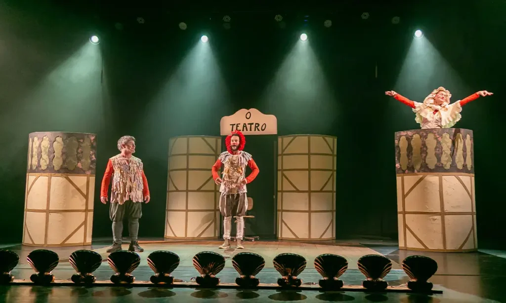 Cia Vagalum Tum Tum circula por SP com espetáculo "As Luvas de Shakespeare"