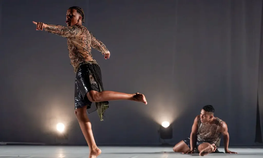 Do passinho ao palco: Espetáculo premiado “ou 9 ou 80” traz resistência e arte gratuita ao Sesc Santo André Do passinho ao palco: Espetáculo premiado "ou 9 ou 80" traz resistência e arte gratuita ao Sesc Santo André