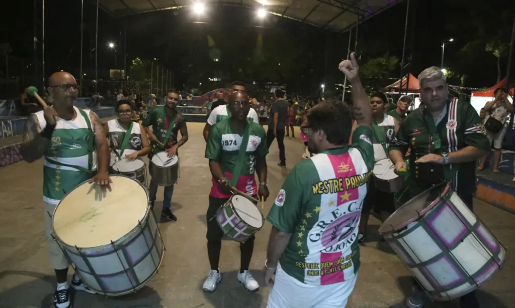 Domingou de Mauá segue em clima de Carnaval com apresentação especial da Acadêmicos do São João