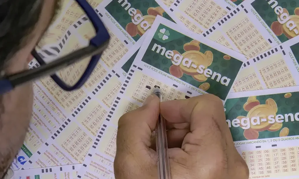 Mega-Sena sorteia prêmio acumulado de R$ 145 milhões neste sábado (28) na Avenida Paulista