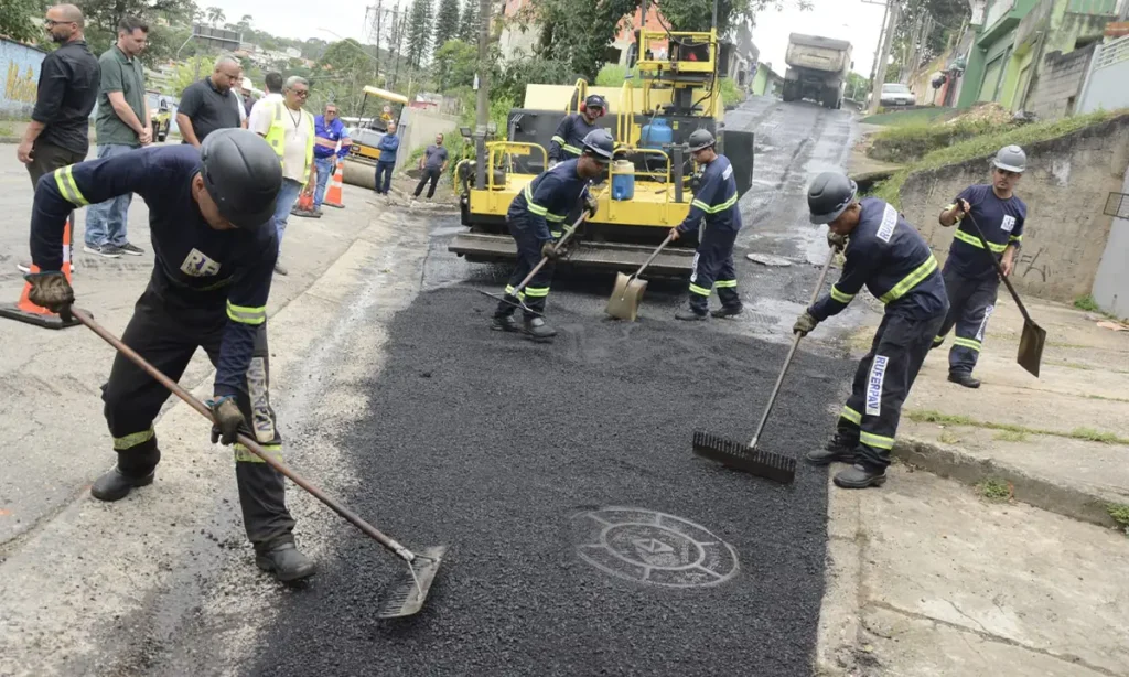 Prefeitura de Santo André e Sabesp levam nova pavimentação ao Jardim Riviera Prefeitura de Santo André e Sabesp levam nova pavimentação ao Jardim Riviera