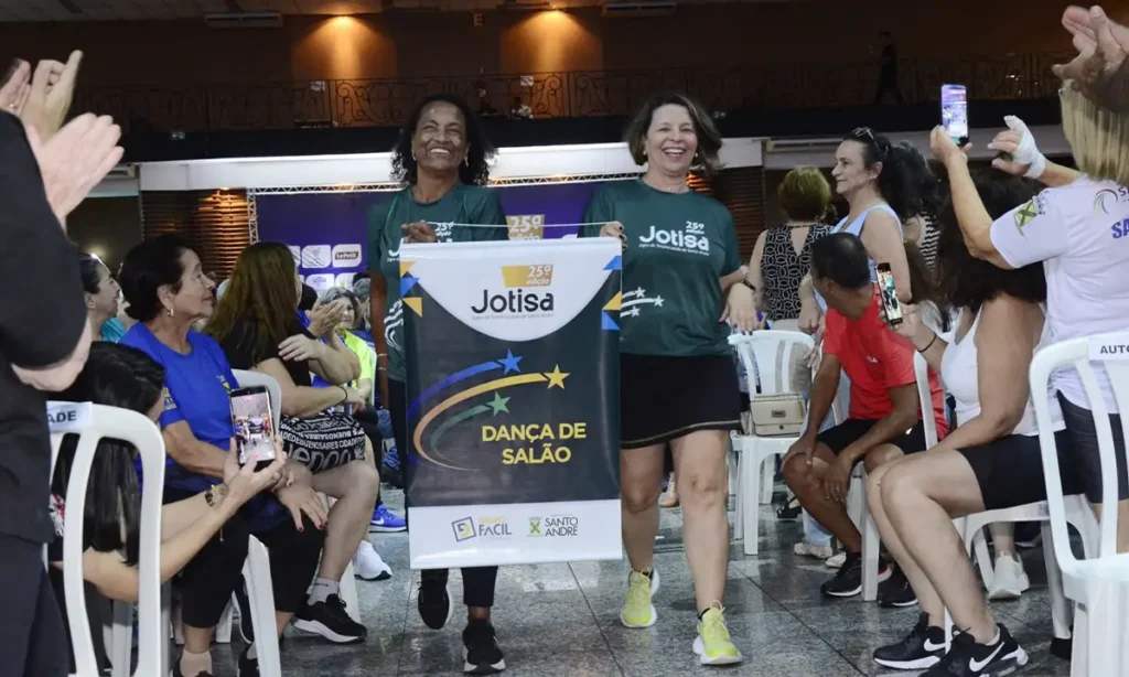 1.800 atletas e energia de sobra Santo André abre os Jogos da Terceira Idade com festa no Aramaçan