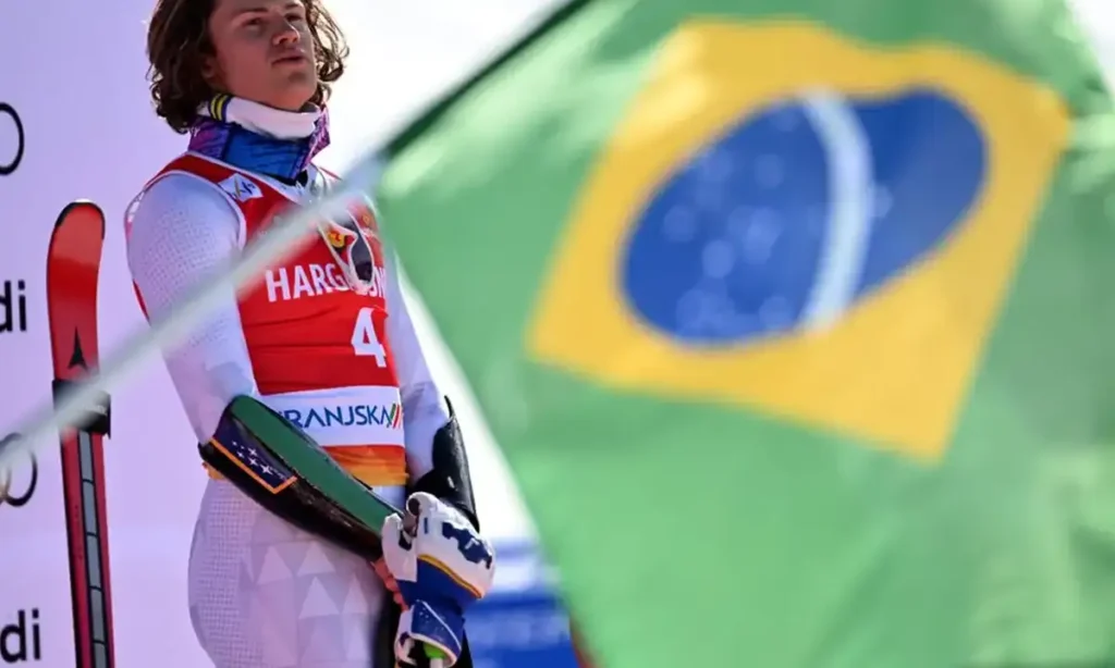 Brasileiro Lucas Pinheiro Braathen vence slalom gigante e encosta na liderança da Copa do Mundo