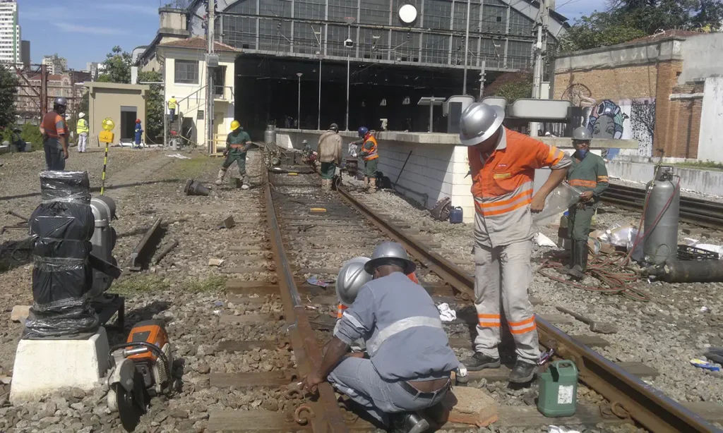 CPTM realiza manutenção nas linhas 10, 11 e 12 neste fim de semana; veja horários CPTM realiza manutenção nas linhas 10, 11 e 12 neste fim de semana; veja horários