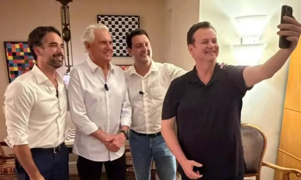 Caiado entra no jogo de 2026: Anistia a Bolsonaro e o plano para “desativar” a polarização Caiado entra no jogo de 2026: Anistia a Bolsonaro e o plano para "desativar" a polarização