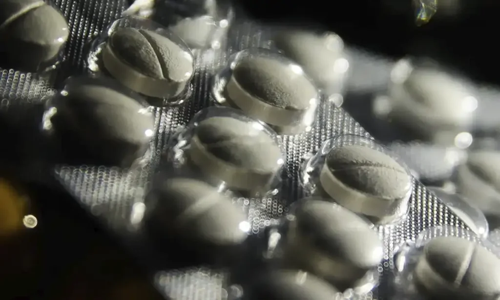 Câmara aprova instalação de farmácias em supermercados; texto segue para sanção presidencial Câmara aprova instalação de farmácias em supermercados; texto segue para sanção presidencial