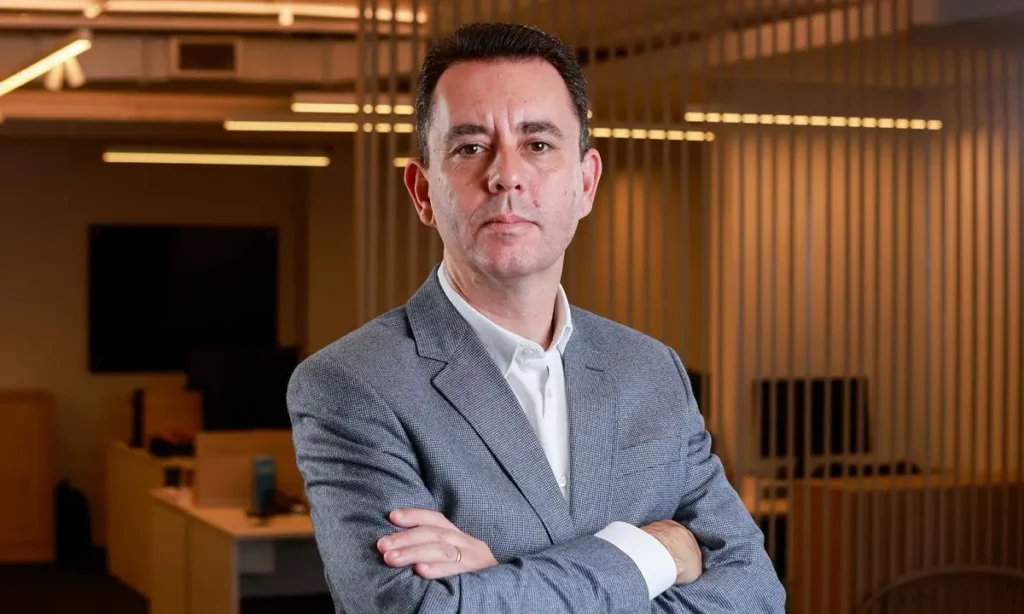 Daniel Vorcaro e Banco Master: quando o sistema falha, quem paga a conta é todo o País Daniel Vorcaro e Banco Master: quando o sistema falha, quem paga a conta é todo o País