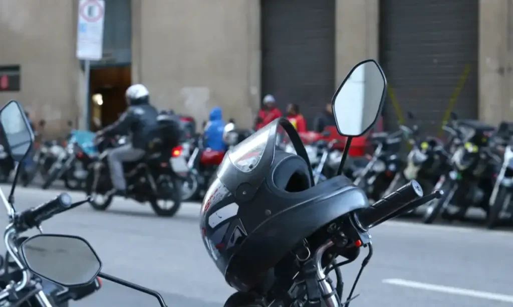 Detran-SP moderniza exames de CNH e abre agendamento para motofrete e mototáxi