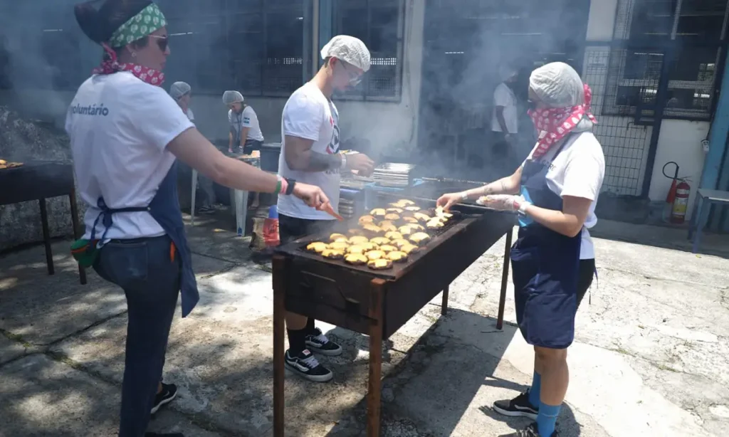 Hamburgada do Bem chega a Santo André neste sábado e recruta voluntários Hamburgada do Bem chega a Santo André neste sábado e recruta voluntários
