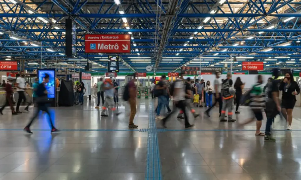 Lolla 2026: Linha 7-Rubi terá trens na madrugada e esquema 24h na Barra Funda