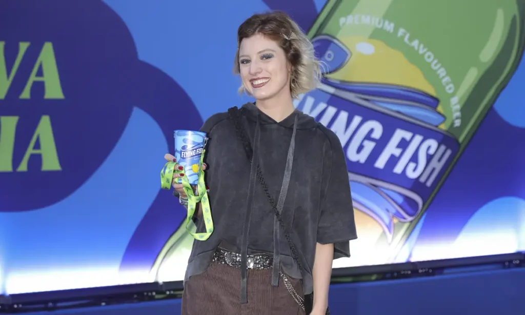 Lolla: Pedro Waddington, 2ZDinizz, Sarah Aline, Giovana Lima e mais famosos marcam presença no espaço Flying Fish