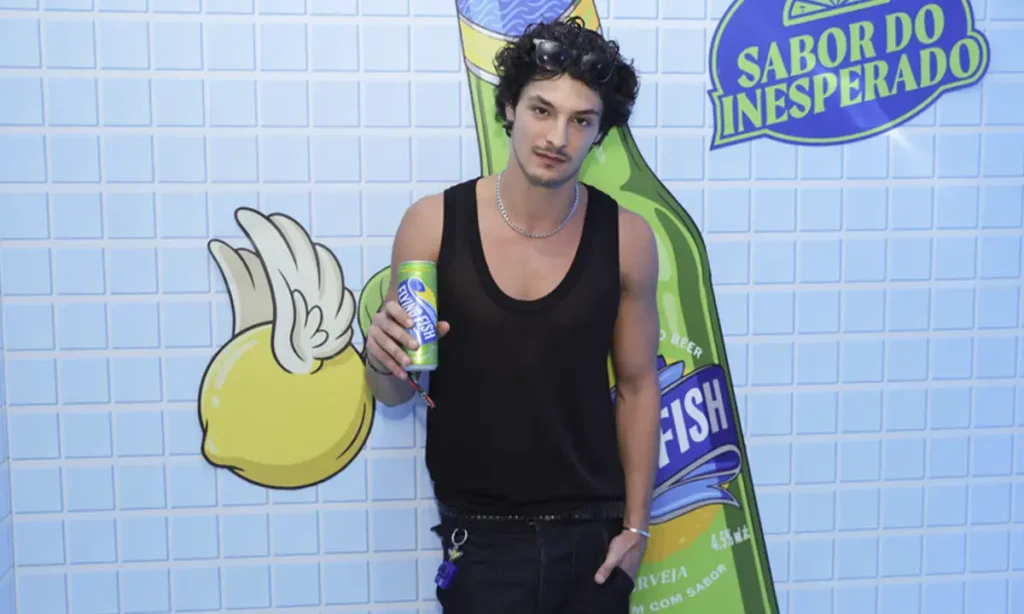 Lolla: Pedro Waddington, 2ZDinizz, Sarah Aline, Giovana Lima e mais famosos marcam presença no espaço Flying Fish