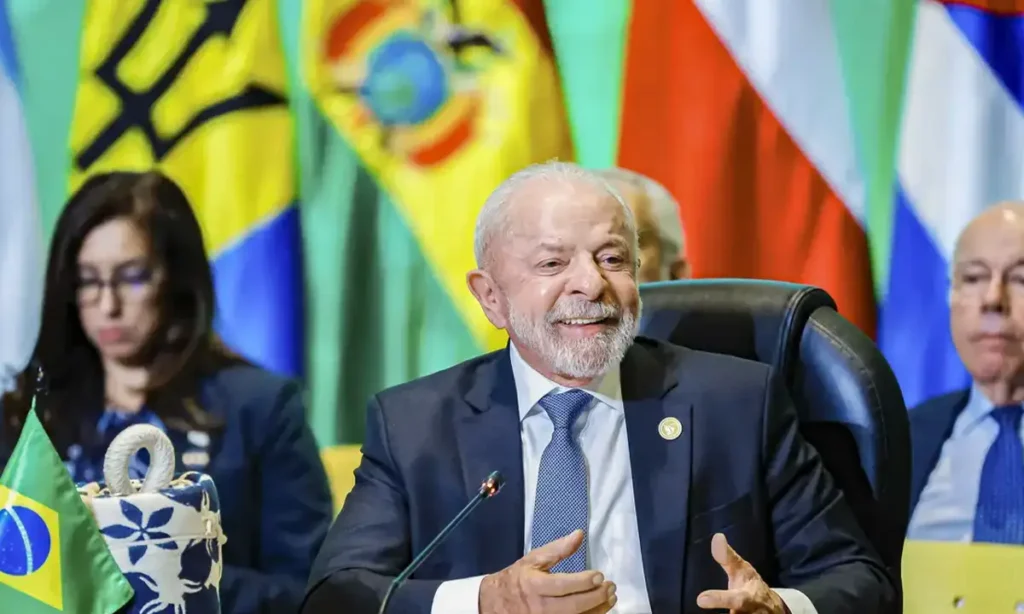 Lula defende controle sobre minerais críticos e reforça parcerias em cúpula na Colômbia Lula defende controle sobre minerais críticos e reforça parcerias em cúpula na Colômbia