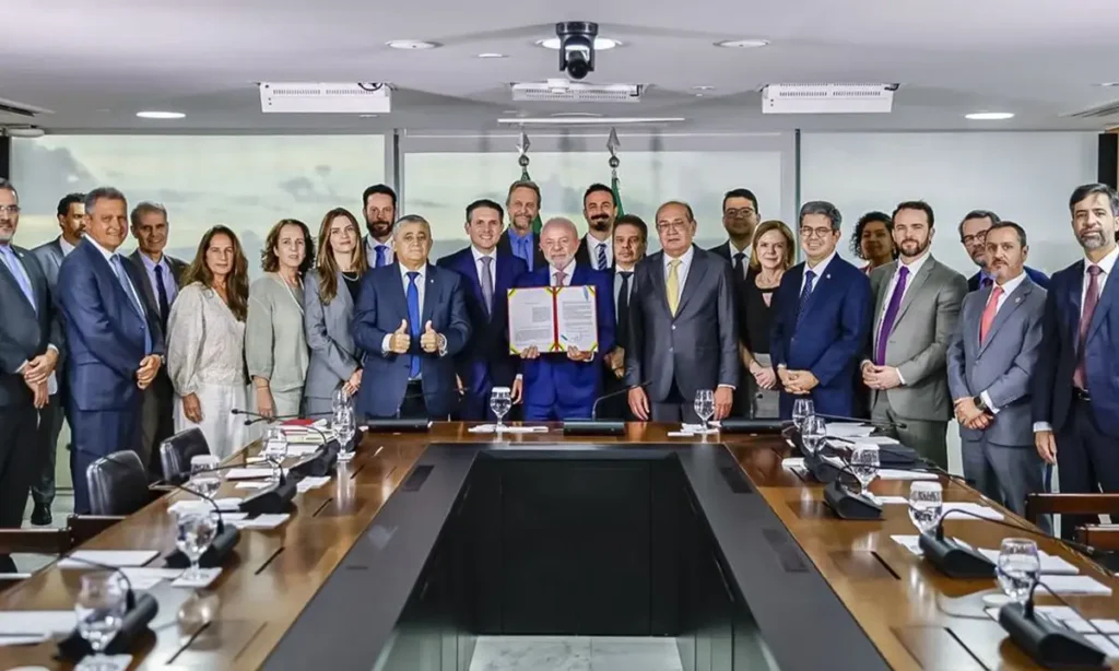 Lula sanciona Lei Antifacção com aumento de penas e restrição de benefícios para líderes criminosos