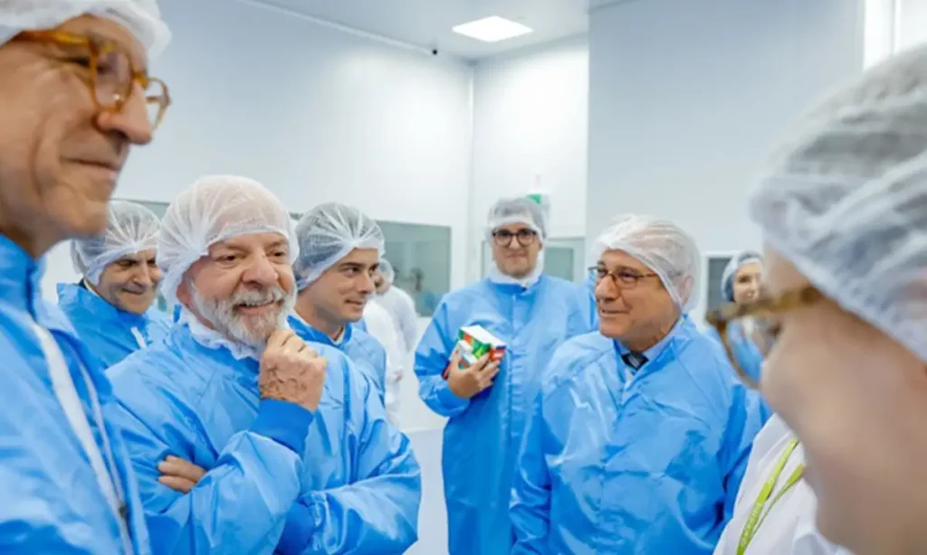 Lula visita fábrica em Valinhos que produz remédios de alta complexidade para o SUS
