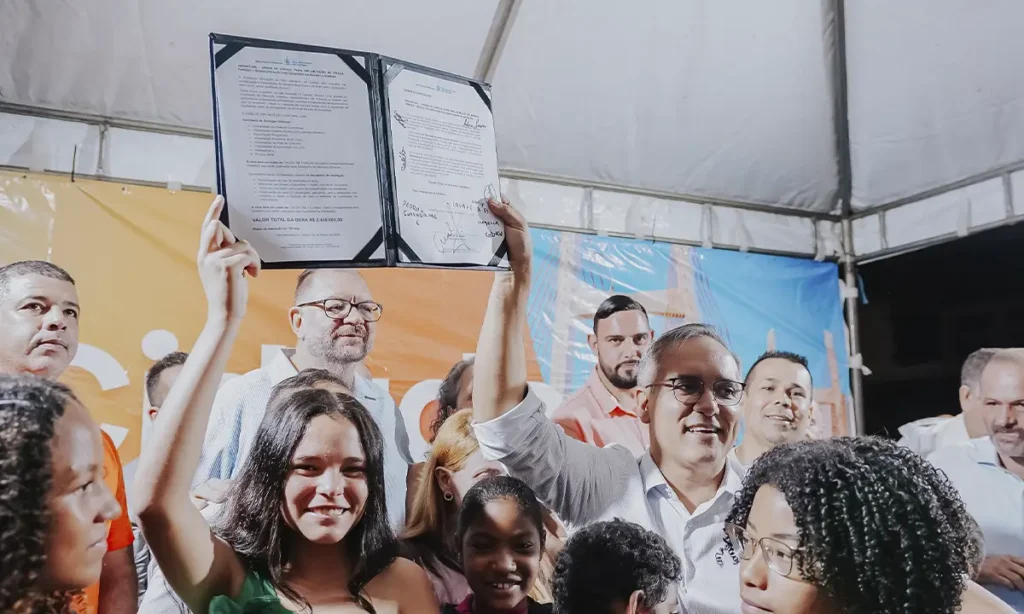 Marcelo Lima assina ordem de serviço para infraestrutura e regularização fundiária na Vila Jurubeba Marcelo Lima assina ordem de serviço para infraestrutura e regularização fundiária na Vila Jurubeba