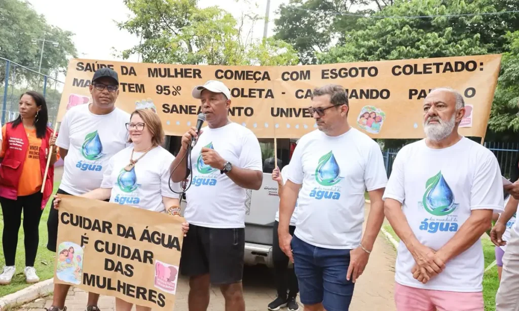 Mauá realiza caminhada ecológica com plantio de mudas e limpeza de córrego no Jardim Zaíra