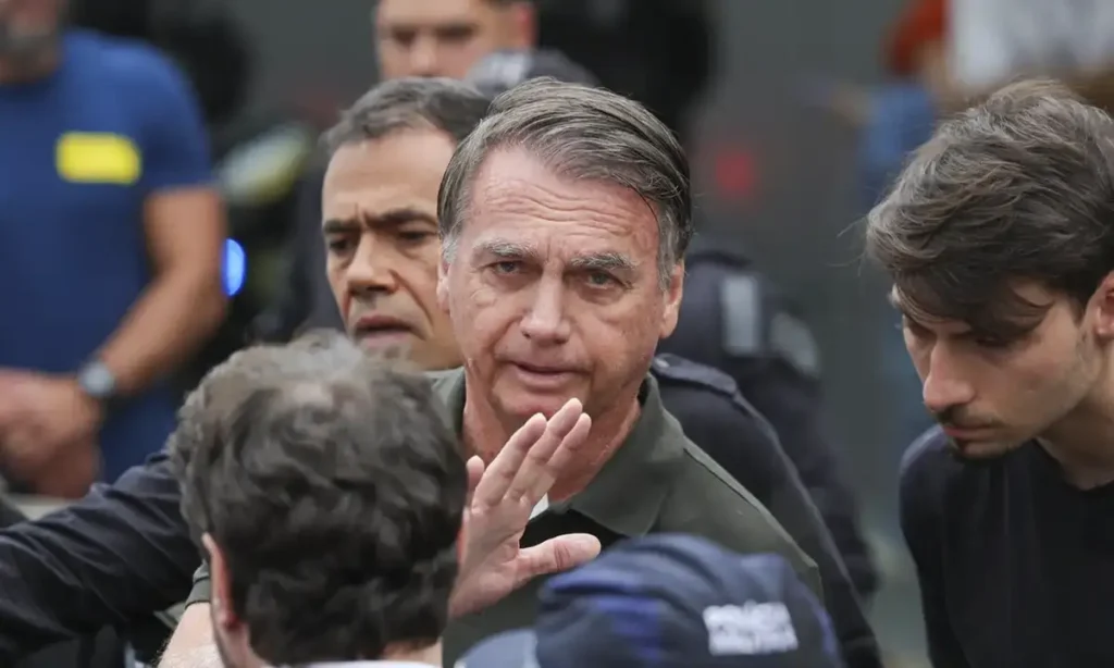 Moraes concede prisão domiciliar humanitária a Jair Bolsonaro por 90 dias