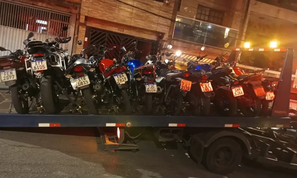 Operação Sono Tranquilo aplica multas e apreende 48 veículos em força-tarefa em Santo André