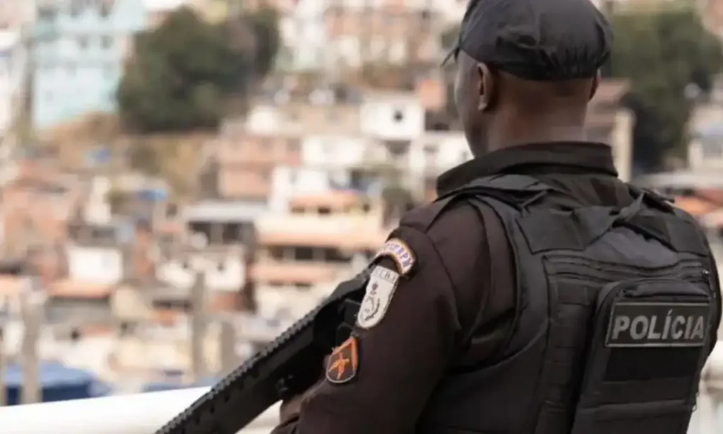 Operação do Bope deixa 8 mortos e causa quebra-quebra na região central do Rio