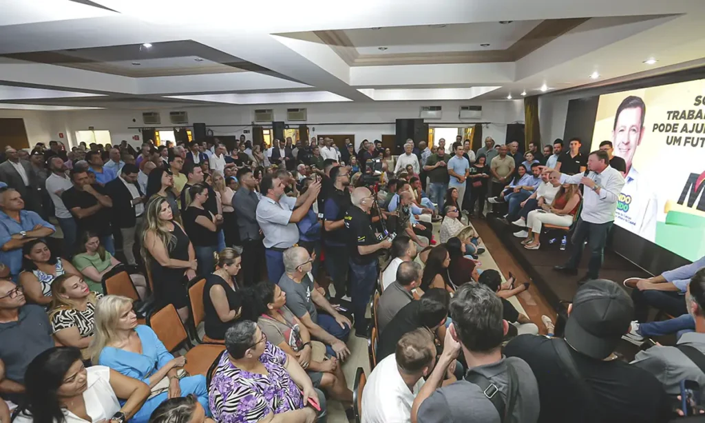 Orlando Morando oficializa filiação ao MDB em ato com 800 pessoas e mira Brasília