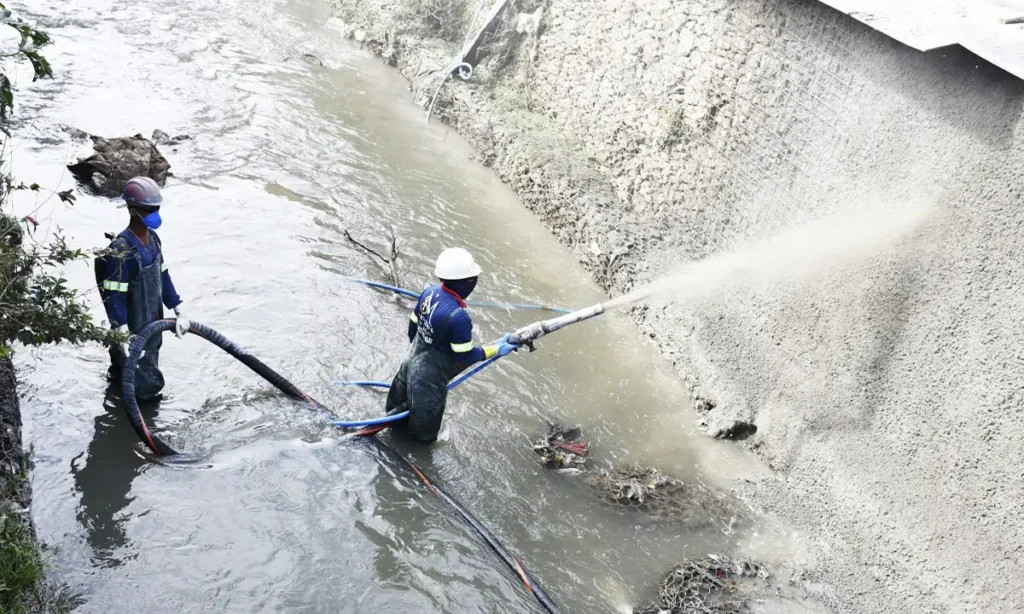 Santo André finaliza contenção no Córrego Guarará e acelera obras de drenagem na Vila América