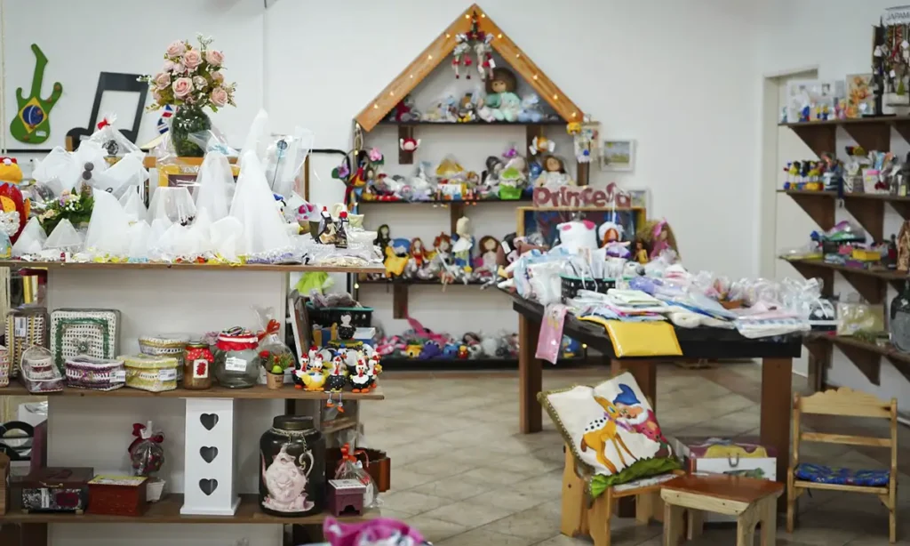 Secretaria de Cultura valoriza artesanato local com circulação da Casa do Artesão