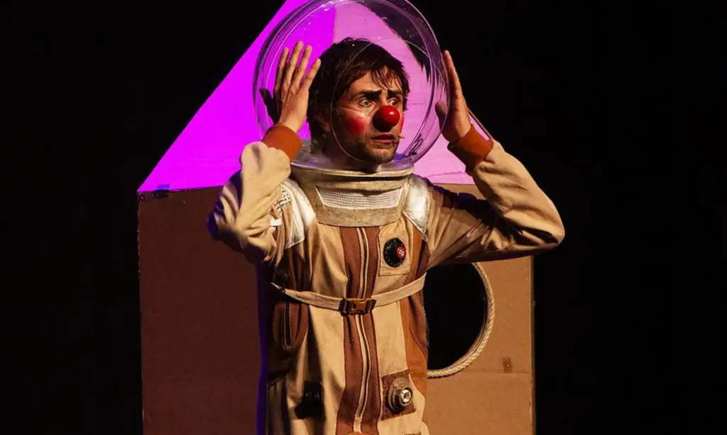 Sesi Diadema recebe aventura intergaláctica gratuita com o espetáculo "Fora de Órbita"