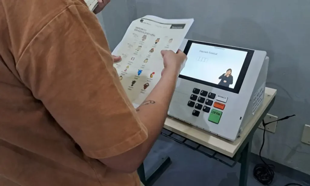 TRE-SP regulariza títulos de eleitor e apresenta oficinas sobre cidadania em penitenciária feminina