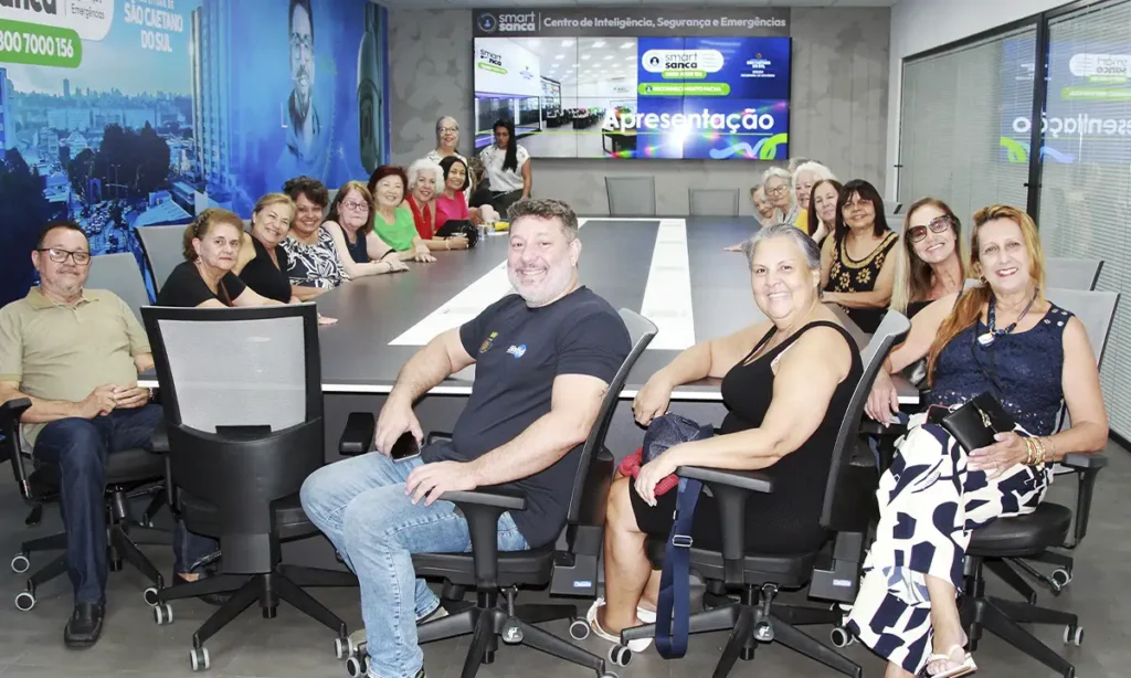 Terceira idade de São Caetano conhece tecnologias de segurança do Smart Sanca