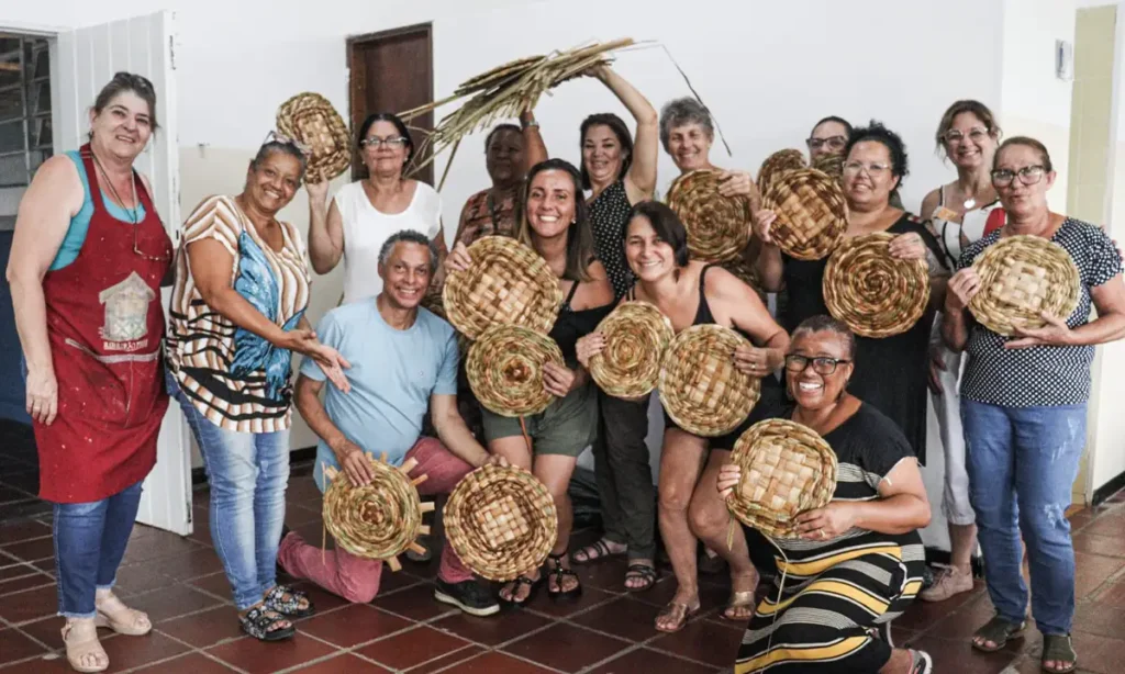 Fundo Social de Rio Grande da Serra abre oficina gratuita de artesanato com fibra de taboa