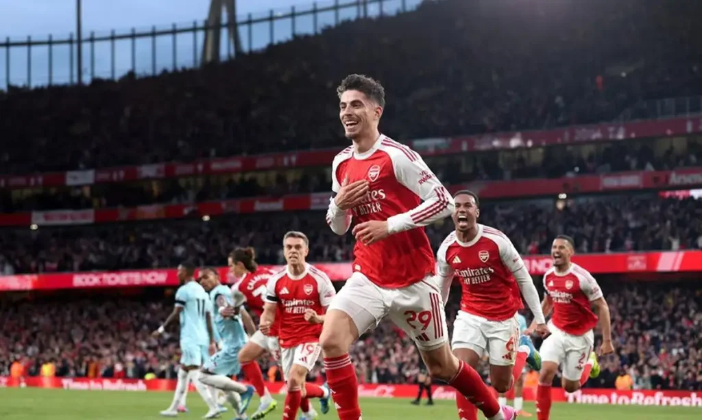 Arsenal quebra jejum histórico de 22 anos e é campeão da Premier League após tropeço do City