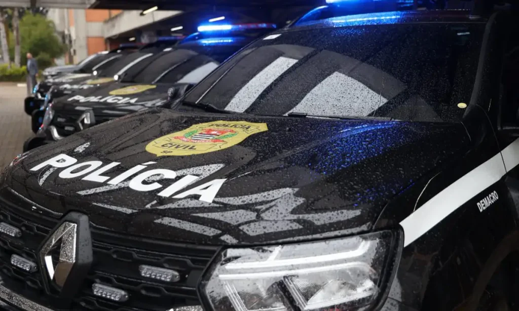Bilhetes no esgoto de presídio em SP revelam Deolane como 'caixa' do PCC e geram prisão