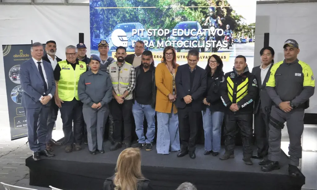 Detran-SP faz Pit Stop para motociclistas e foca em reduzir mortes no trânsito