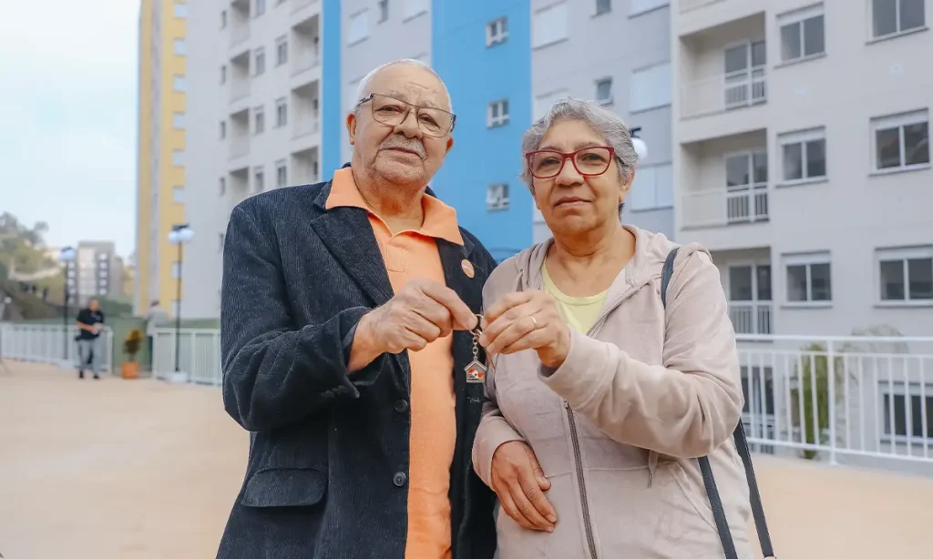 Do aluguel social para a chave na mão: Tarcísio e Marcelo Lima entregam 236 apartamentos em São Bernardo