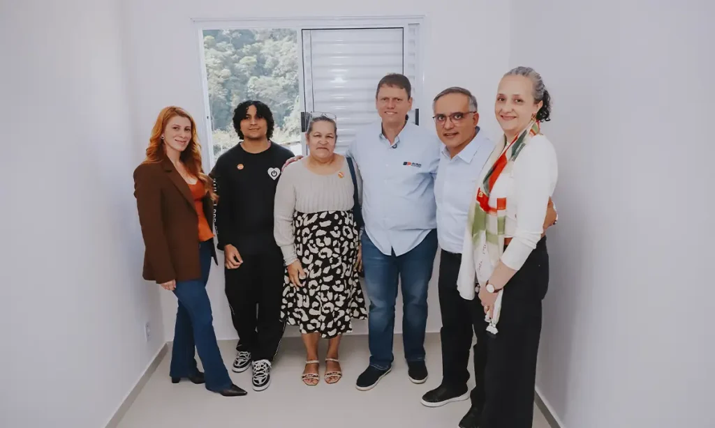 Do aluguel social para a chave na mão: Tarcísio e Marcelo Lima entregam 236 apartamentos em São Bernardo