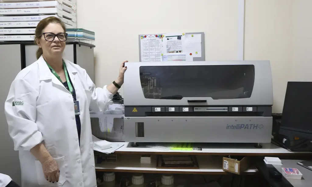 FMABC moderniza laboratório com tecnologia que reduz em até 40% o tempo de análise de exames