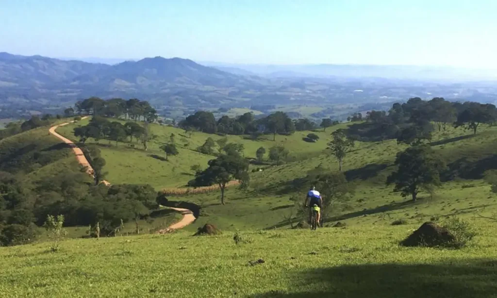Giro d'Italia em Campos do Jordão: Setur-SP apoia prova de ciclismo que desafia atletas na serra neste fim de semana