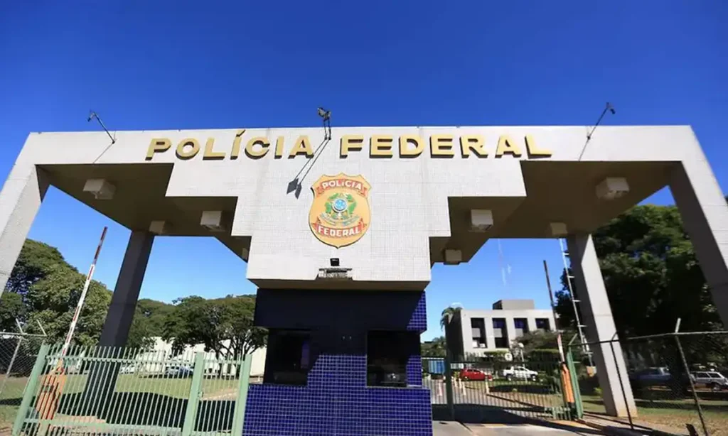 PF afasta perito suspeito de vazar informações sobre o Banco Master a jornalista