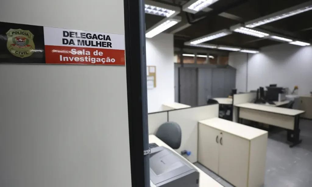 Primeira DDM 24 horas do Grande ABC começa a funcionar hoje na nova Cidade da Polícia de São Bernardo Primeira DDM 24 horas do Grande ABC começa a funcionar hoje na nova Cidade da Polícia de São Bernardo