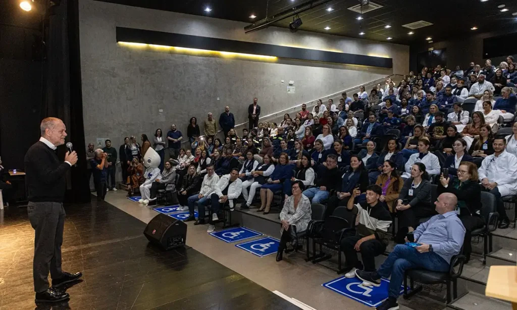 São Caetano reúne centenas de profissionais em evento que marca avanços e valorização da enfermagem São Caetano reúne centenas de profissionais em evento que marca avanços e valorização da enfermagem
